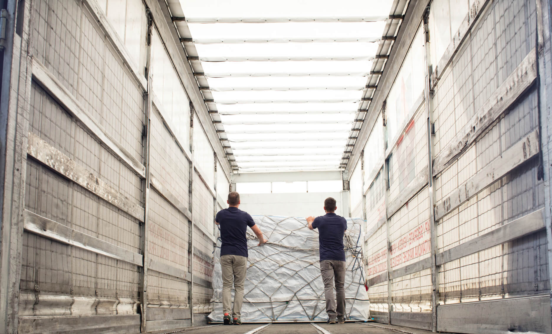 Redefining global e-commerce logistics.